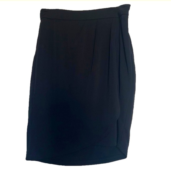 The Limited Black, faux wrap skirt. Size 6. Like new. - Picture 1 of 4